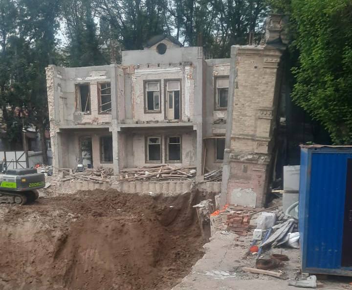 Глава Пятигорска принес извинения за утрату усадьбы братьев Тиц
