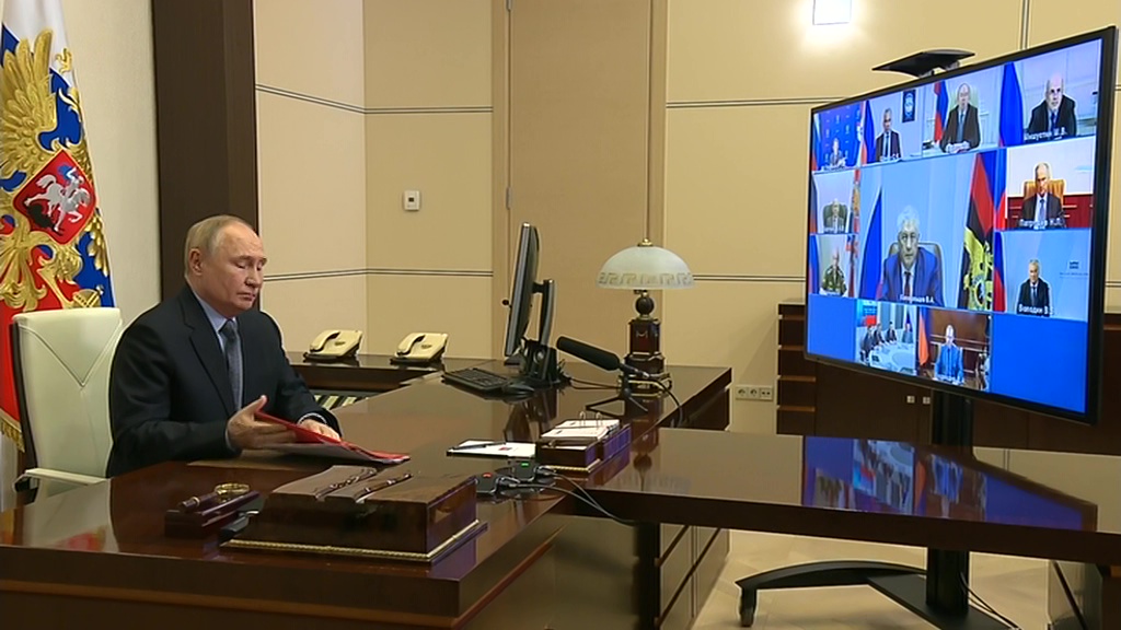 Путин обсудил с Совбезом допмеры по обеспечению ритмичной работы ОПК