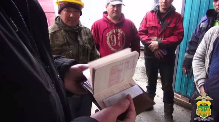 Более 300 мигрантов выдворили с Кубани