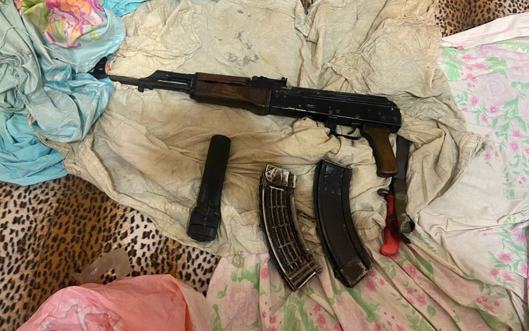 У таксиста, стрелявшего в пассажира около аэропорта Шереметьево, нашли автомат