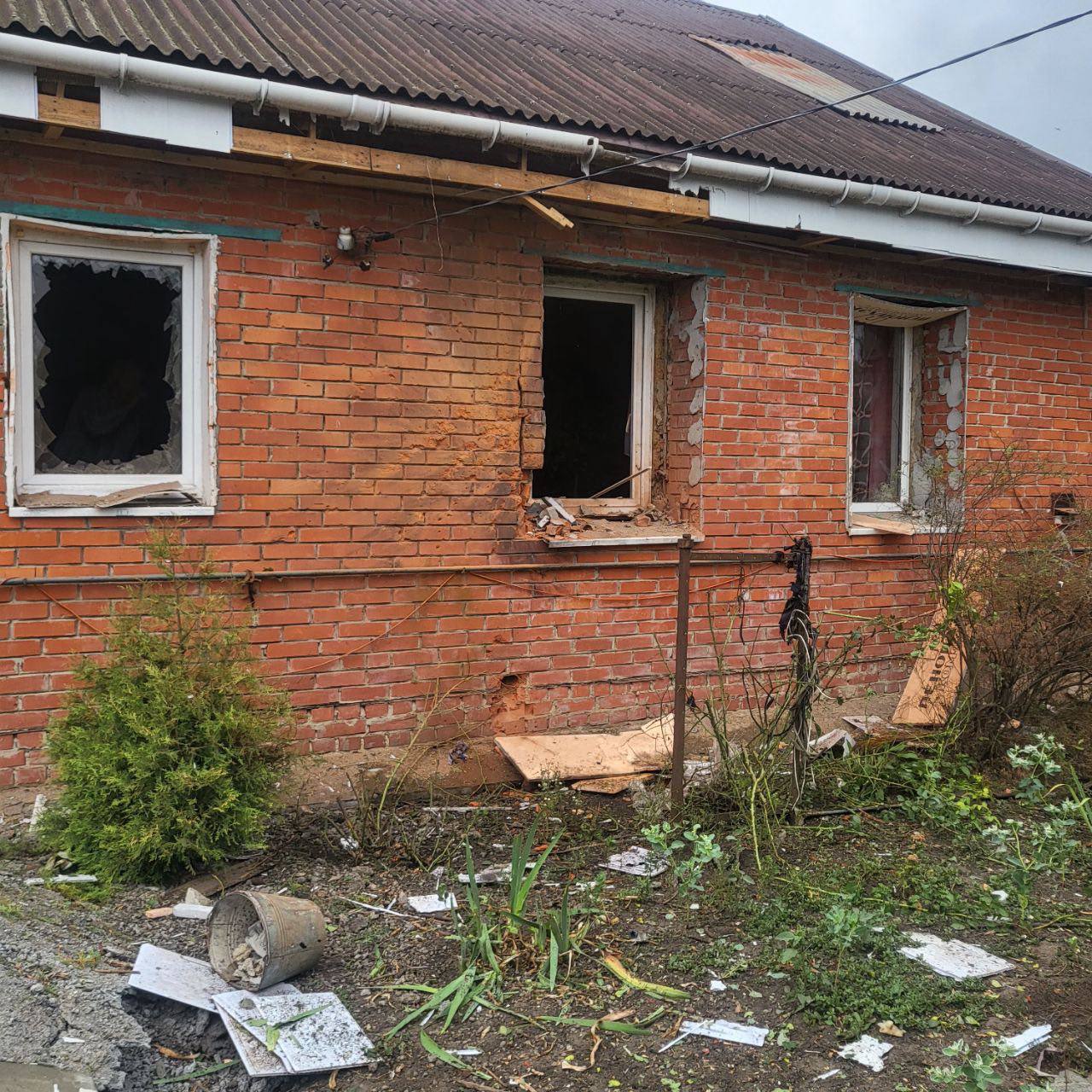 Дрон сбросил взрывчатку на сельхозпредприятие под Белгородом