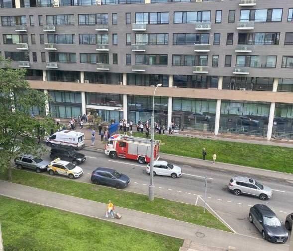 Мужчина пострадал при попытке поджога МФЦ на юго-западе Москвы