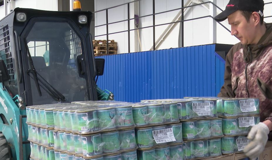 Ямал отправил консервы из оленины Курской области