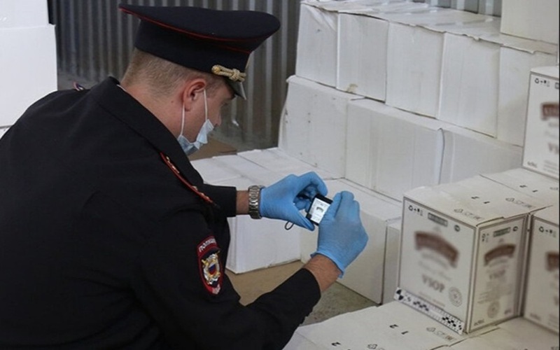 Более 3,3 тысячи литров незаконного алкоголя изъяли в Оренбуржье в этом году