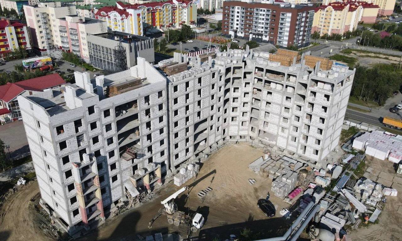 Многоквартирный дом для жителей "авариек" возводят в центре Салехарда