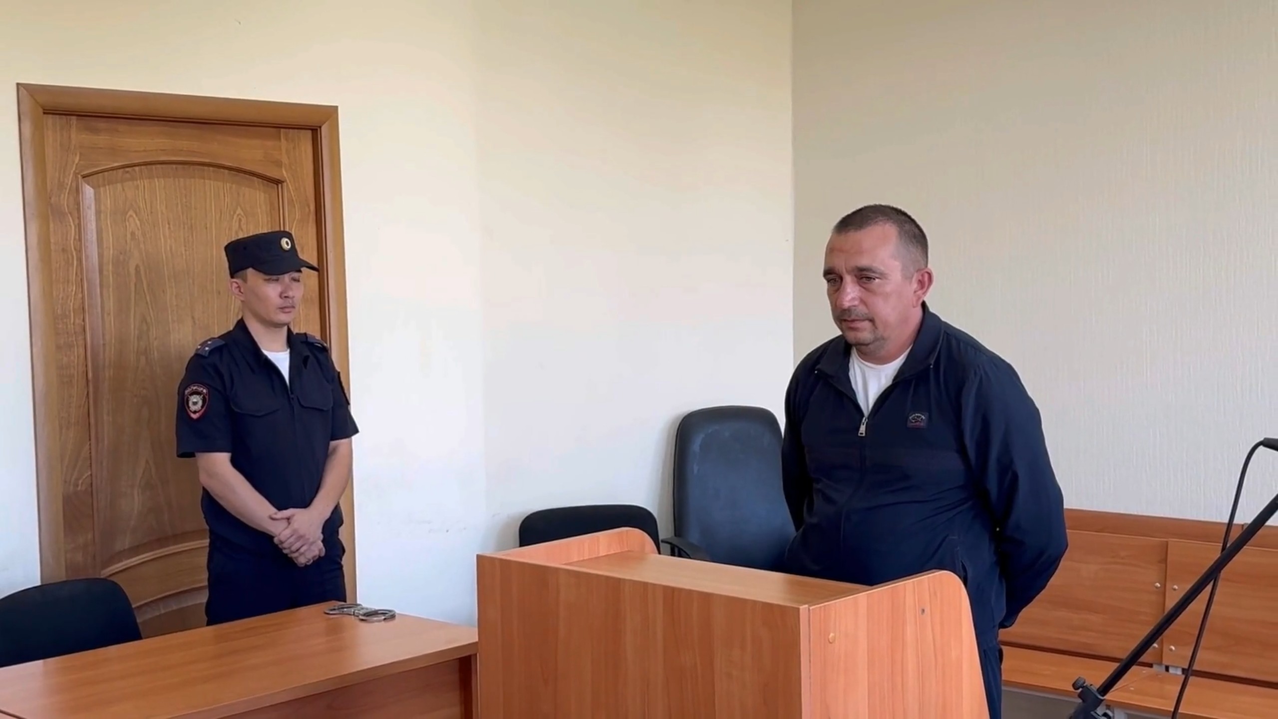 Суд в Астрахани дал пять суток организатору скандальной вечеринки