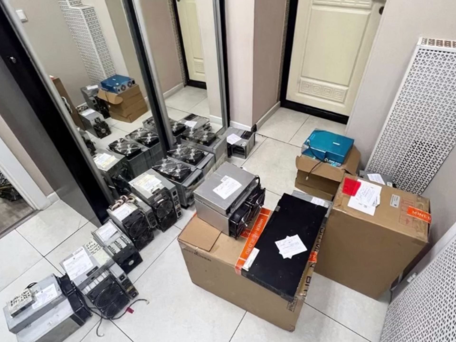 Иркутских майнеров заподозрили в краже электричества на 68 млн рублей