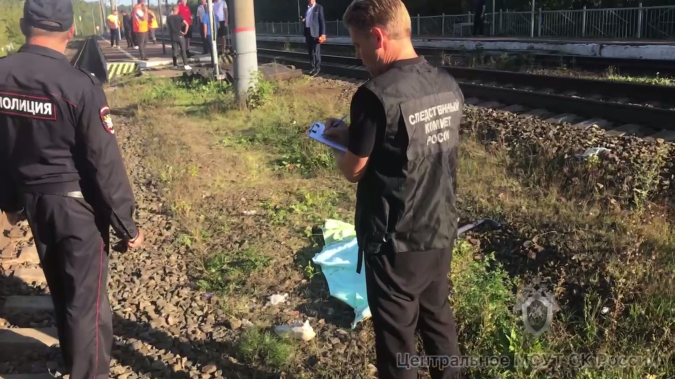 В Татарстане поезд сбил женщину с ребенком в коляске