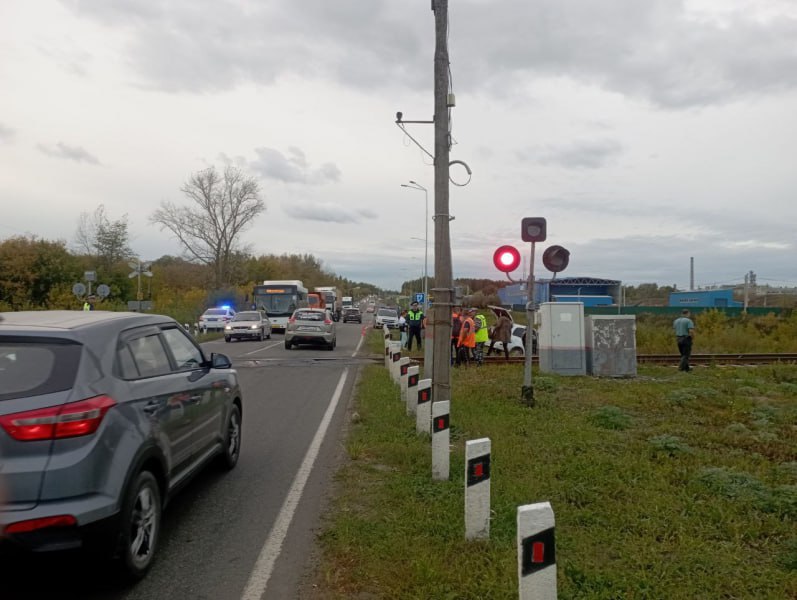 В аварии с участием поезда в Чувашии один человек погиб, трое пострадали