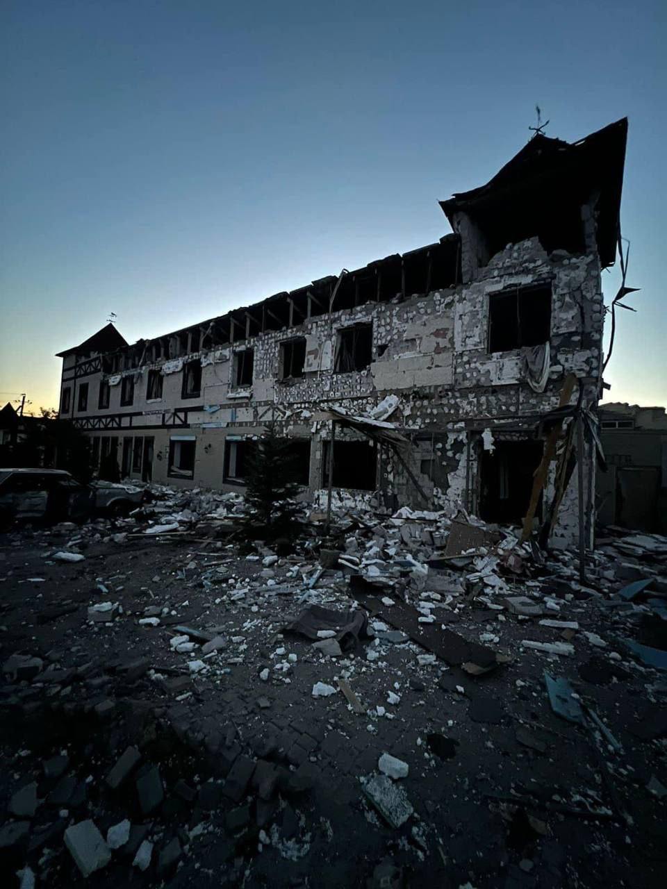 Российские военные атаковали гостиницу с боевиками "Кракена" в Славянске