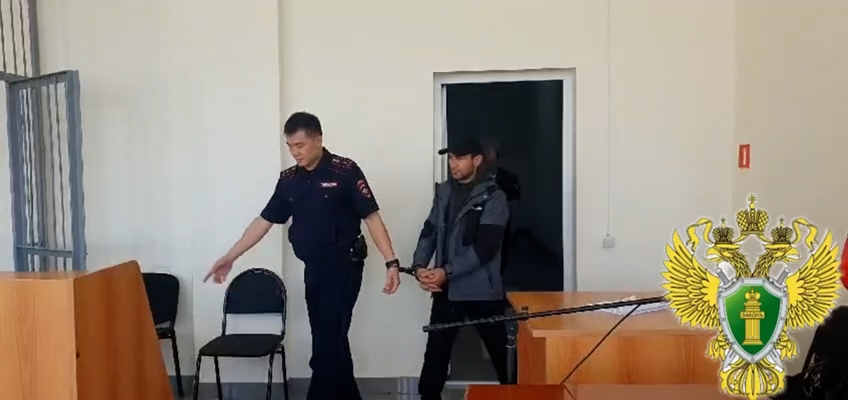 В Приморье арестован таксист-мигрант, насильно удерживавший пассажирку в авто