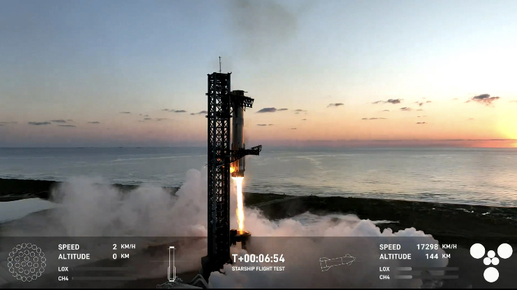 SpaceX впервые посадила носитель Super Heavy обратно на стартовую площадку