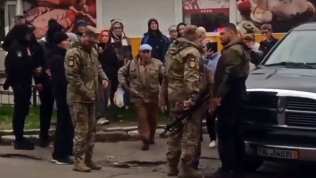 В Запорожье военком выстрелил в воздух при проверке документов