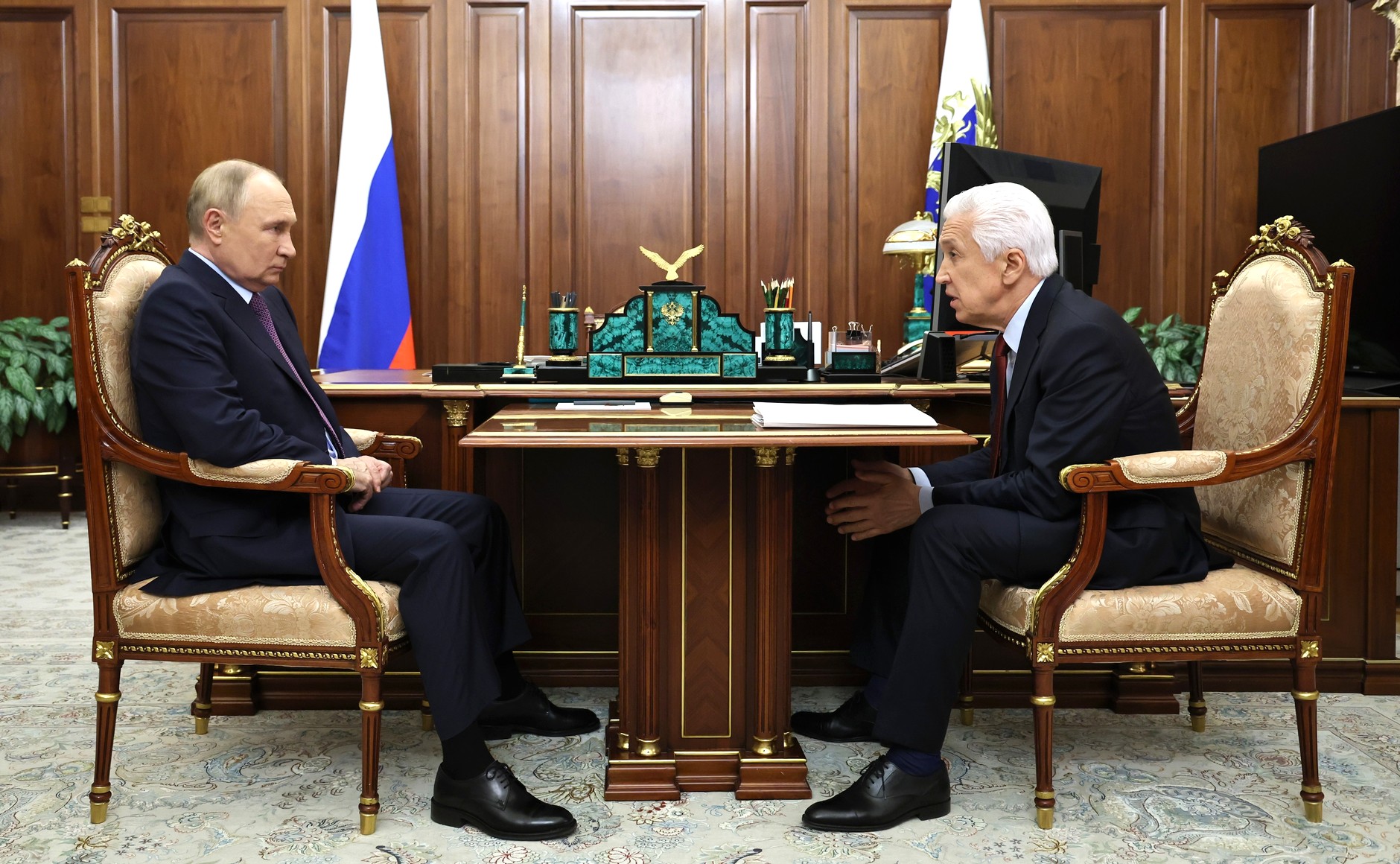 Путин встретился с руководителем думской фракции "Единой России" Васильевым
