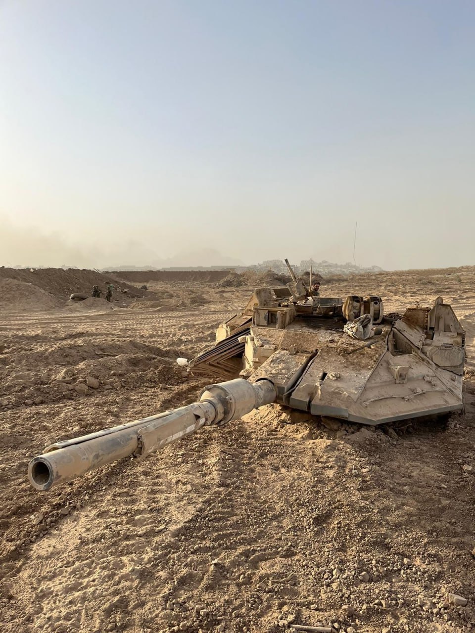 Впервые показан уничтоженный в секторе Газа израильский танк Merkava