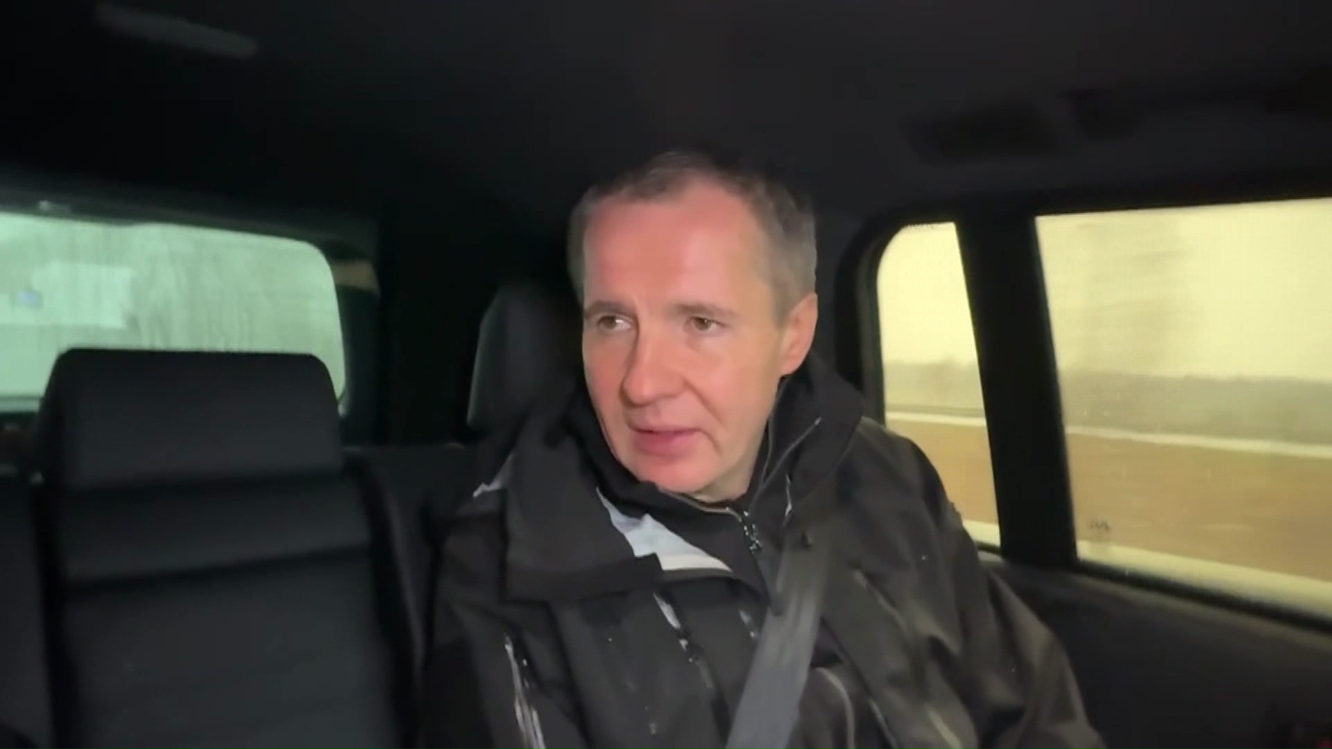 Гладков пообещал наказывать глав районов за обман в отчетах о ремонте