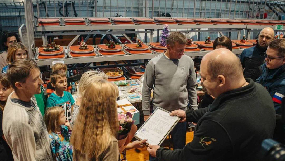 Старовойт привез в Курскую область более 17 тысяч тонн гумпомощи от Минтранса