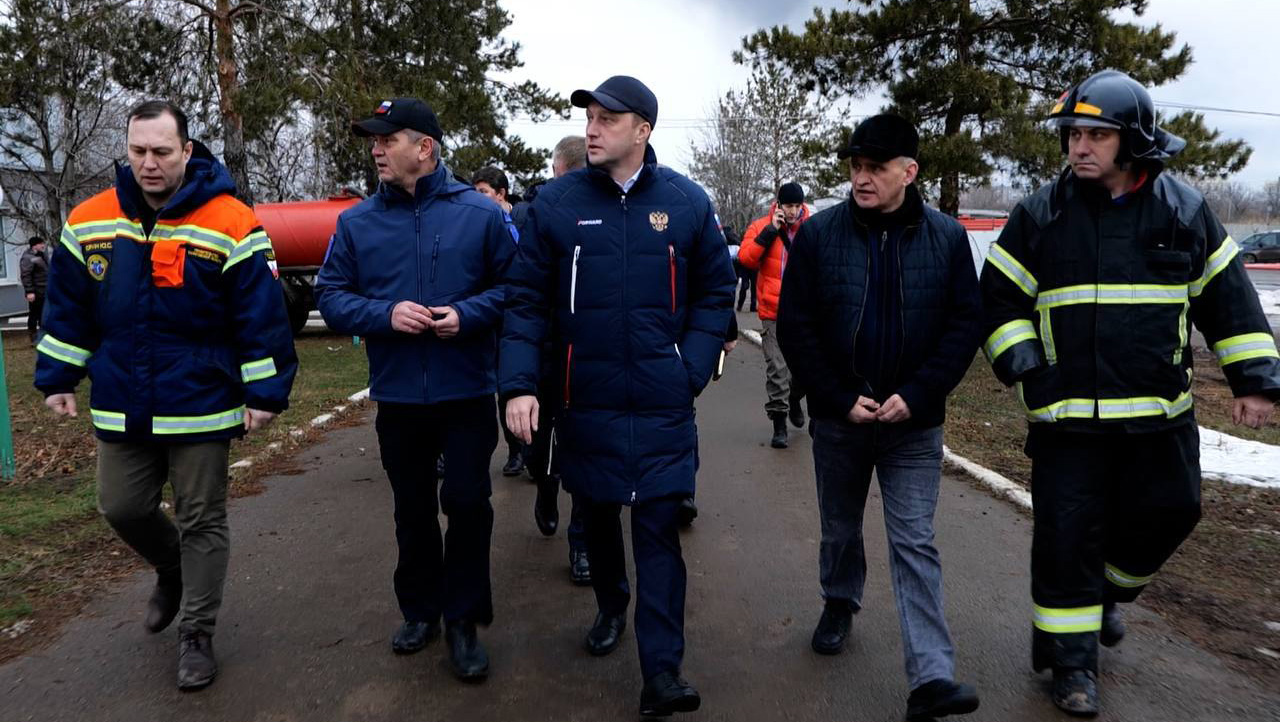 Бусаргин: пожар на промпредприятии в Энгельсе может продлиться еще 2 дня
