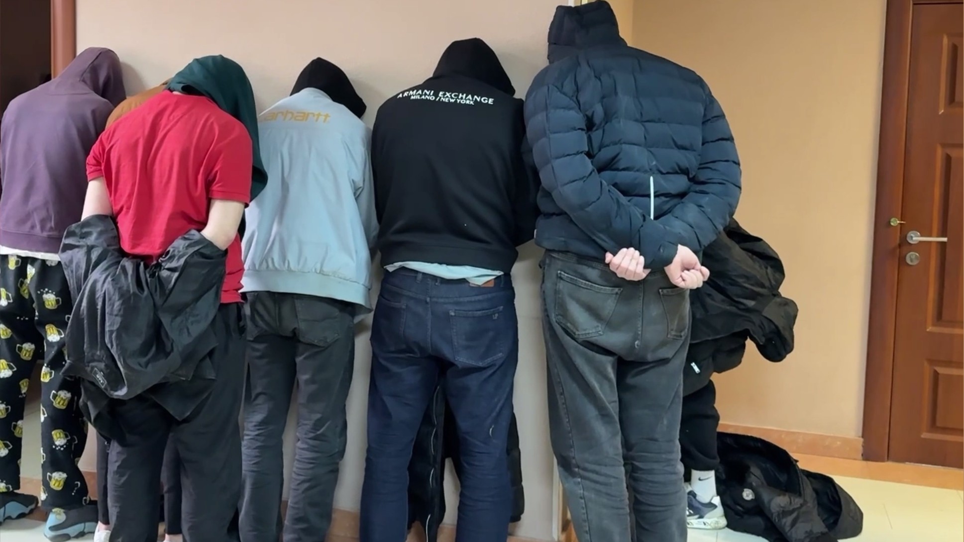 В Астрахани пятеро мужчин избили сотрудника ФСБ