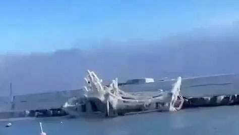Маломерное судно затонуло у причала в Новороссийске