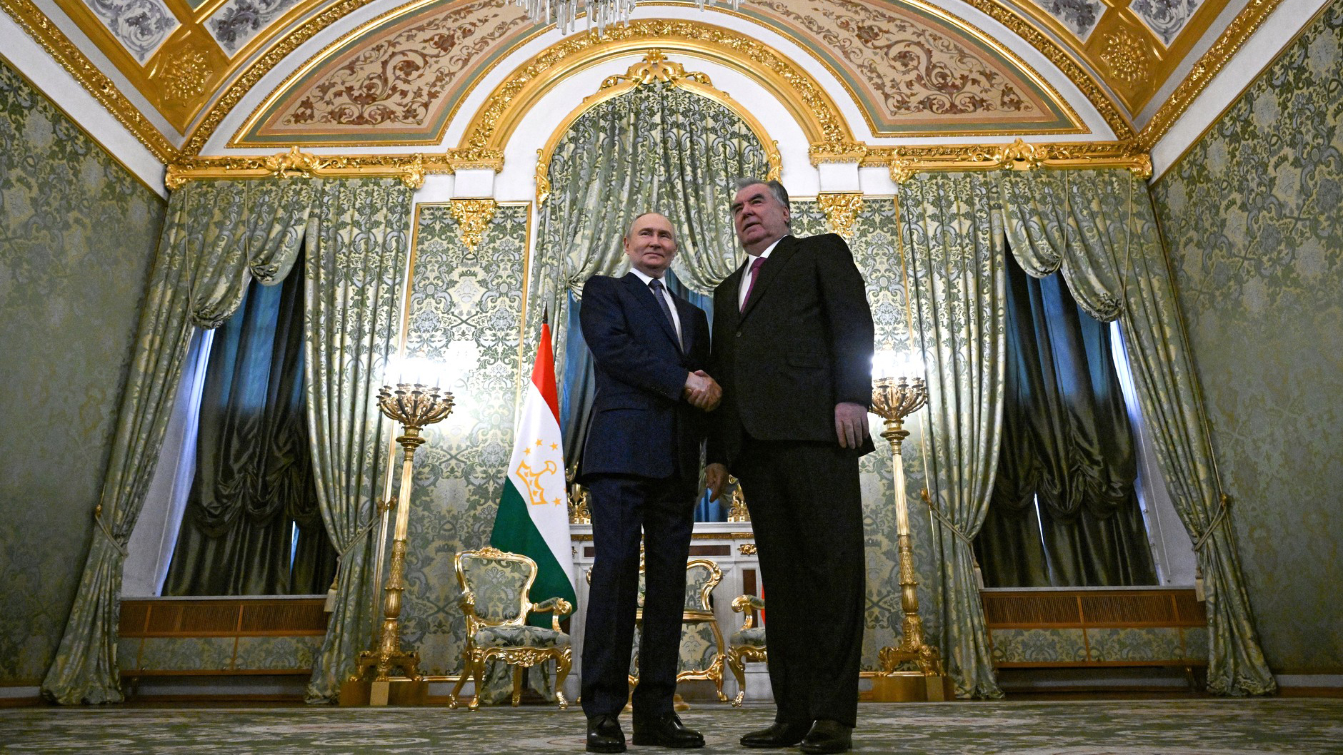 Путин: доля рубля в коммерческих сделках России и Таджикистана превысила 96%