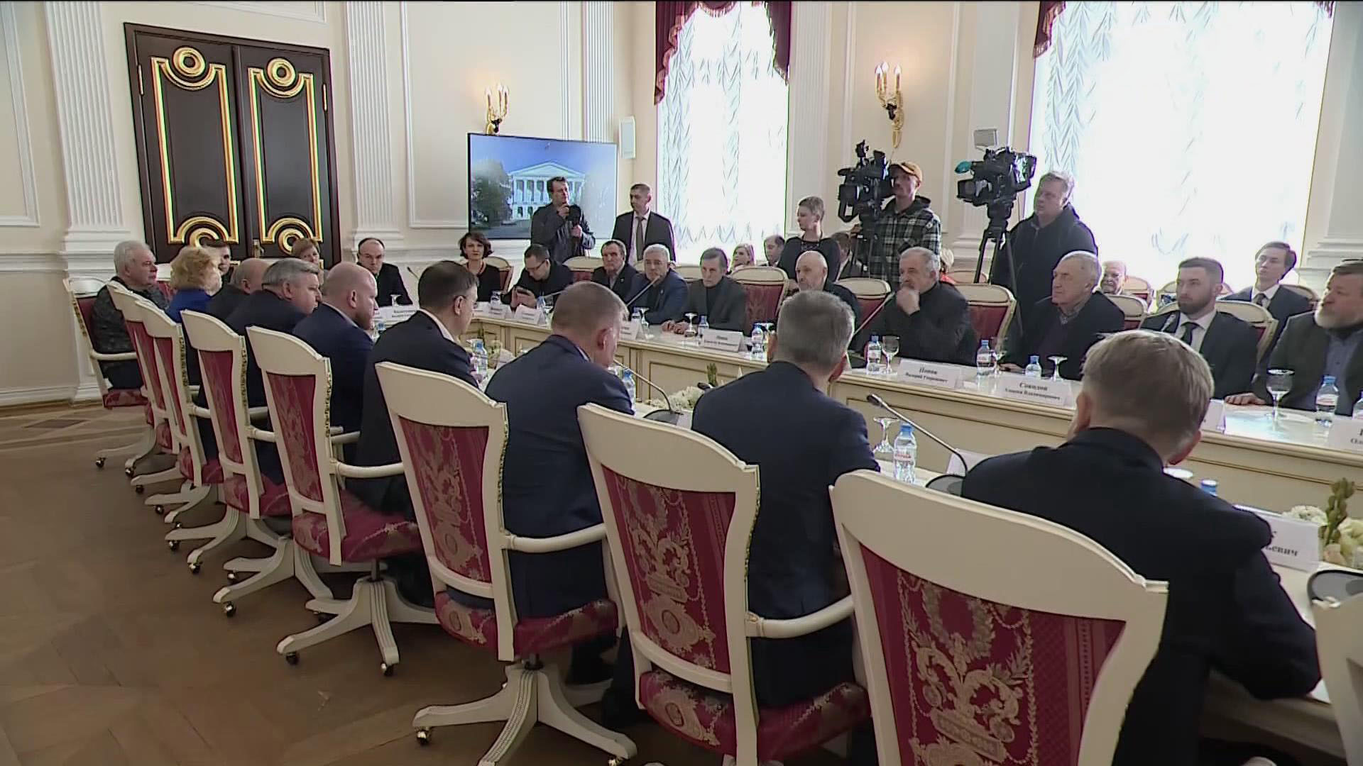 Издательство "Художественная литература" передано Союзу писателей России