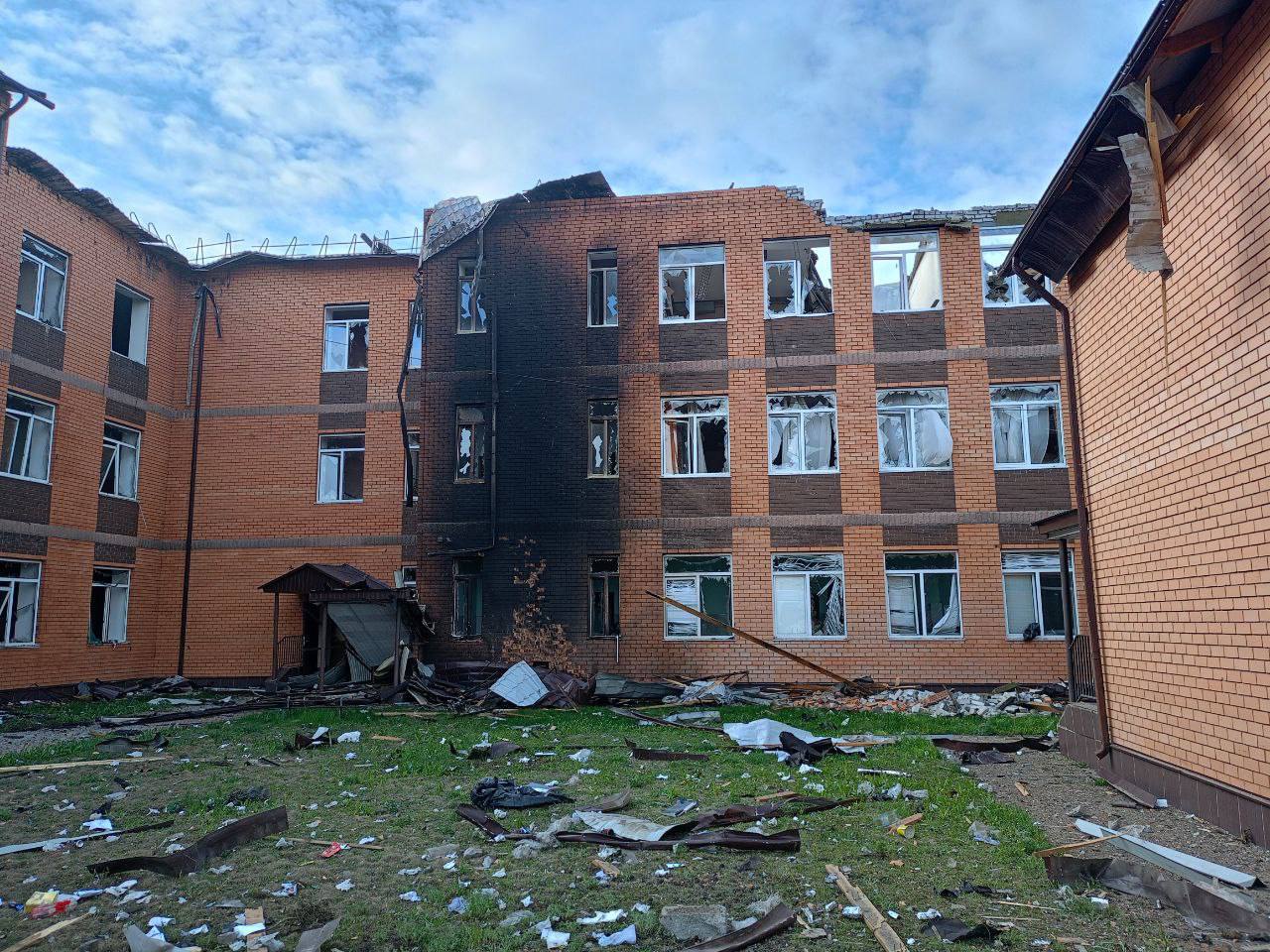 ВСУ атаковали маслозавод и школу в Курской области