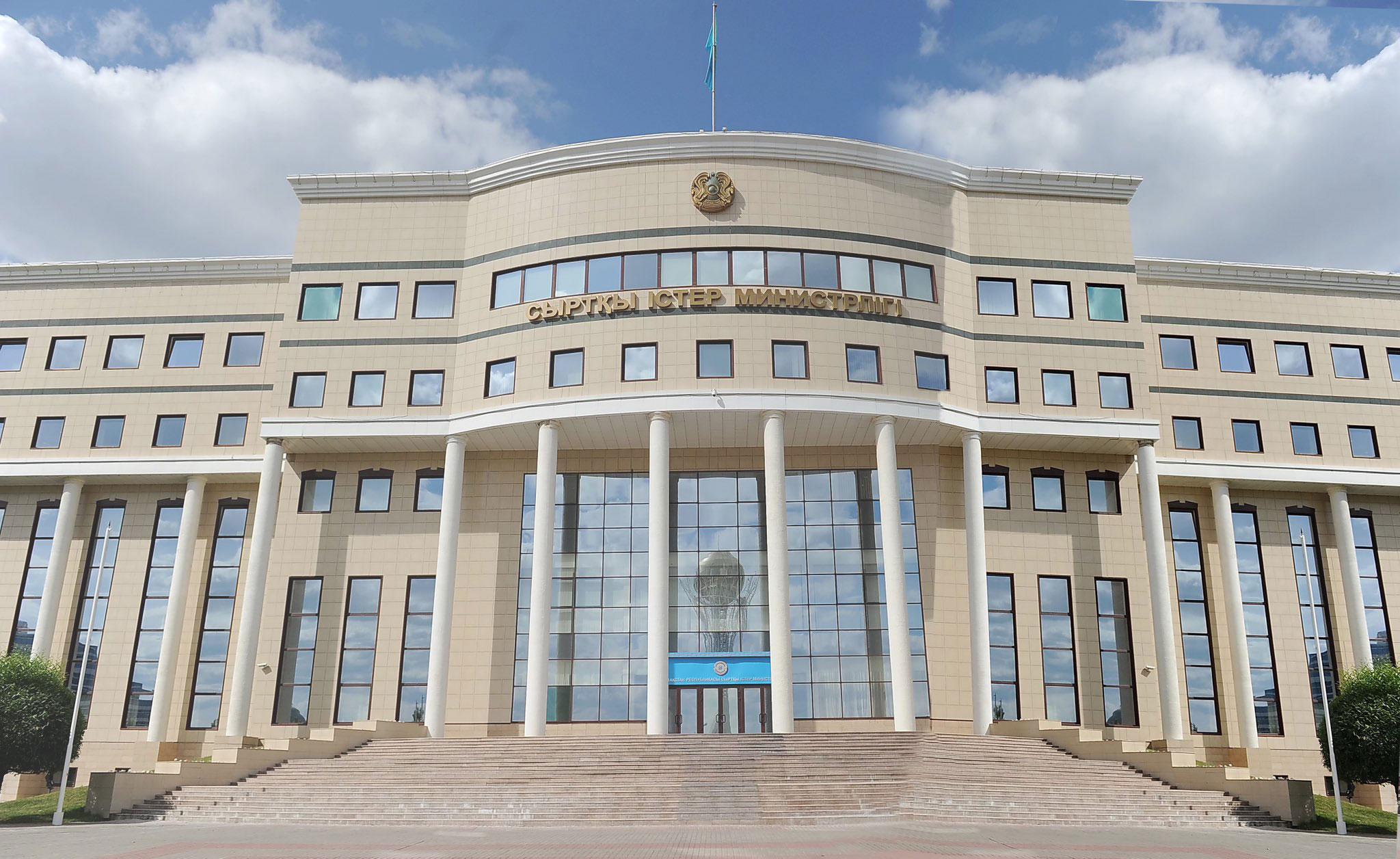 Казахстан введет "золотую визу" для инвестировавших $300 тысяч иностранцев
