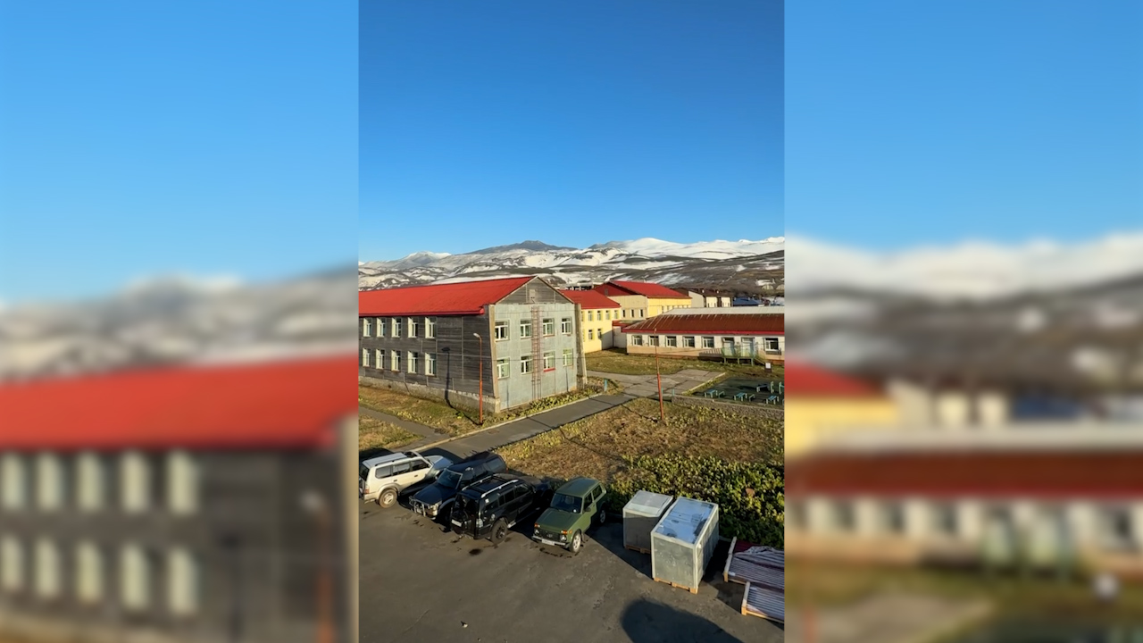 Северо-Курильск засыпало вулканическим пеплом