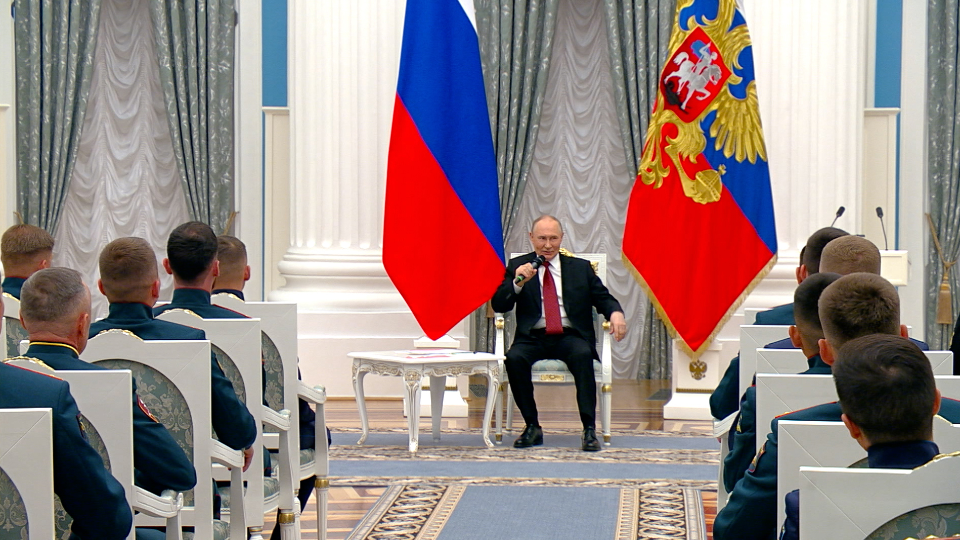 Путин оценил масштаб Якутии: примерно восемь Франций помещается