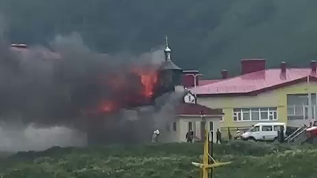 Деревянный храм сгорел на курильском острове Шикотан