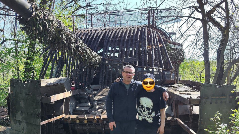 Фото российского танка Т-72Б3 с антидроновыми "дредами" появилось в Сети