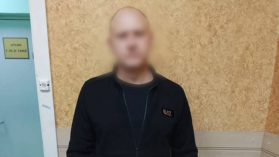 Воющий по ночам житель Омска зарезал соседа за замечание