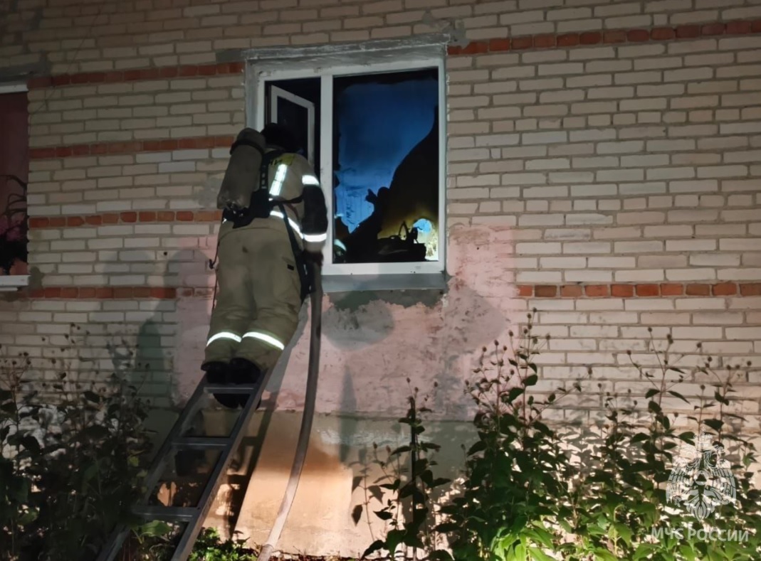 Две женщины погибли при пожаре в жилом доме под Челябинском