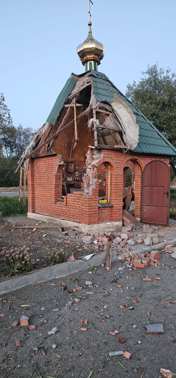 В результате обстрела Васильевки дронами повреждена часовня и ранена женщина