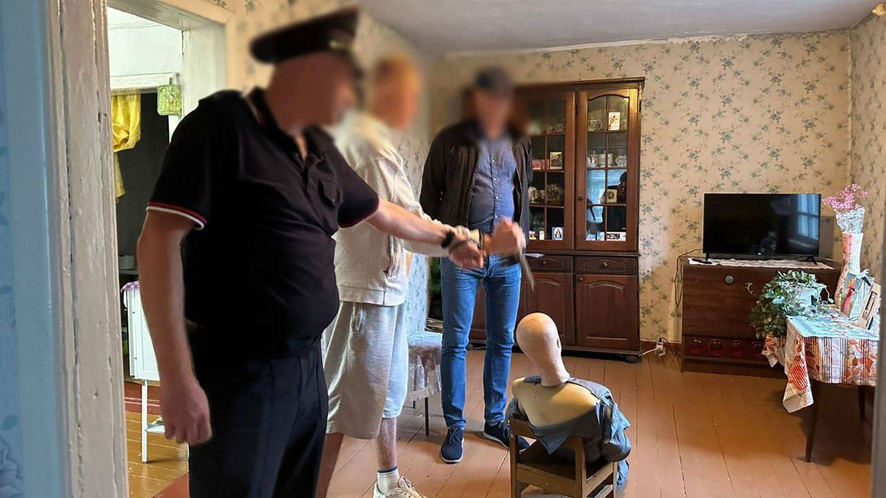 На Сахалине 19-летний мужчина проник в дом к 87-летней женщине и чуть не убил ее