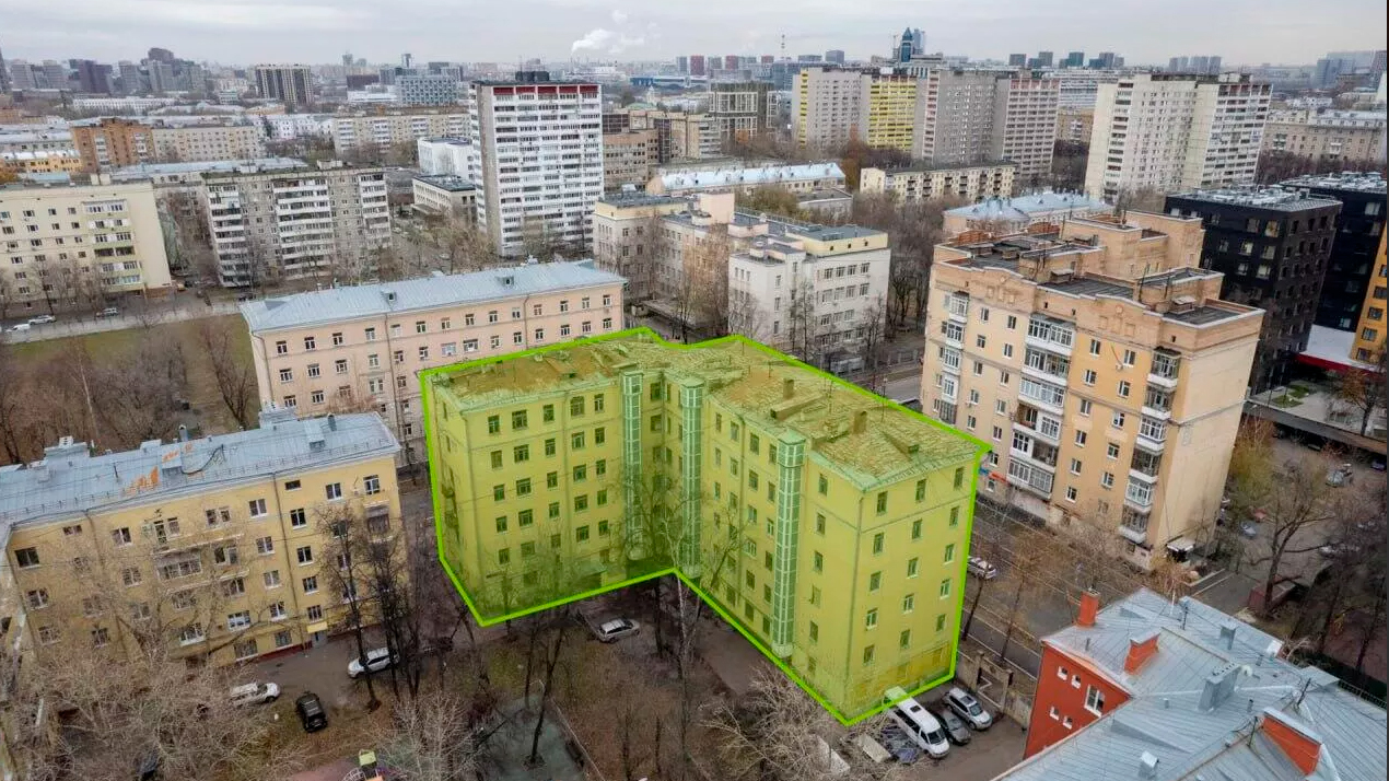 В Москве за 520 млн рублей продали дом, известный как "Ворота коммуны"