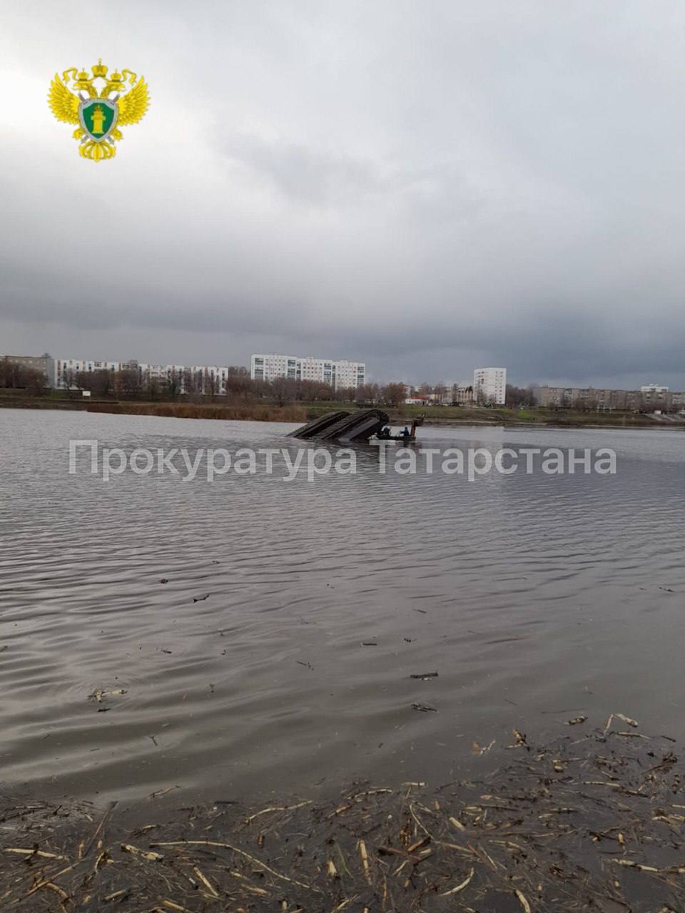В Набережных Челнах пропал без вести водитель плавающего экскаватора