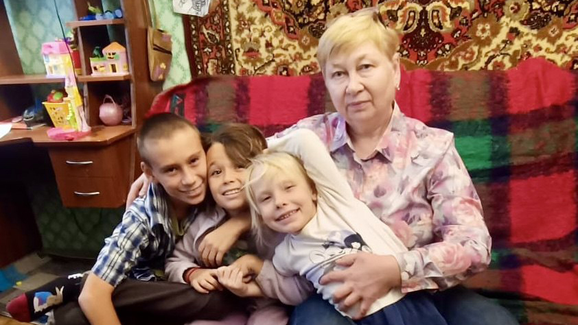Омбудсмен помогла бабушке вернуть в Петербург с Филиппин трех внуков