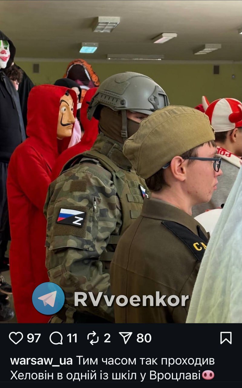 "Русская Весна": юный поляк в форме бойца ВС РФ смутил украинцев на Хэллоуин