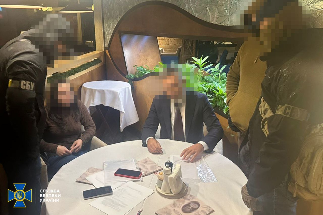 При получении взятки в киевском ресторане задержан глава политической партии
