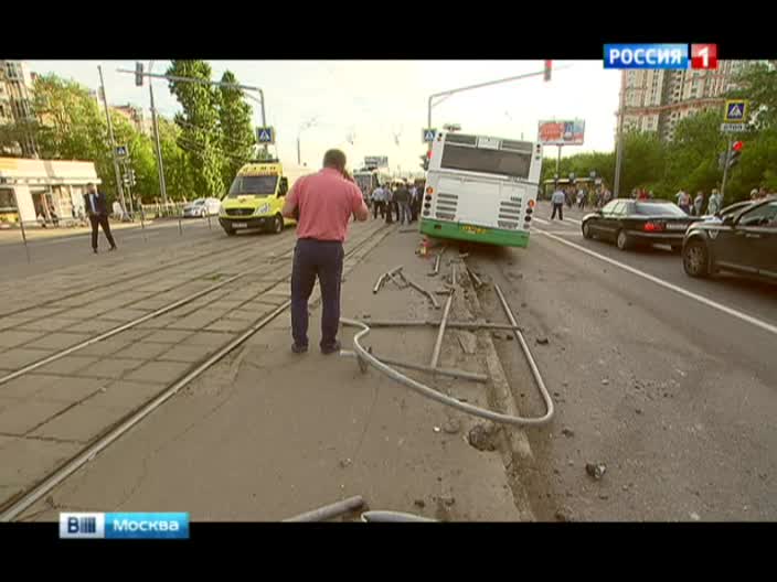 Водитель автобуса, врезавшегося в людей в Москве, мог заснуть за рулем