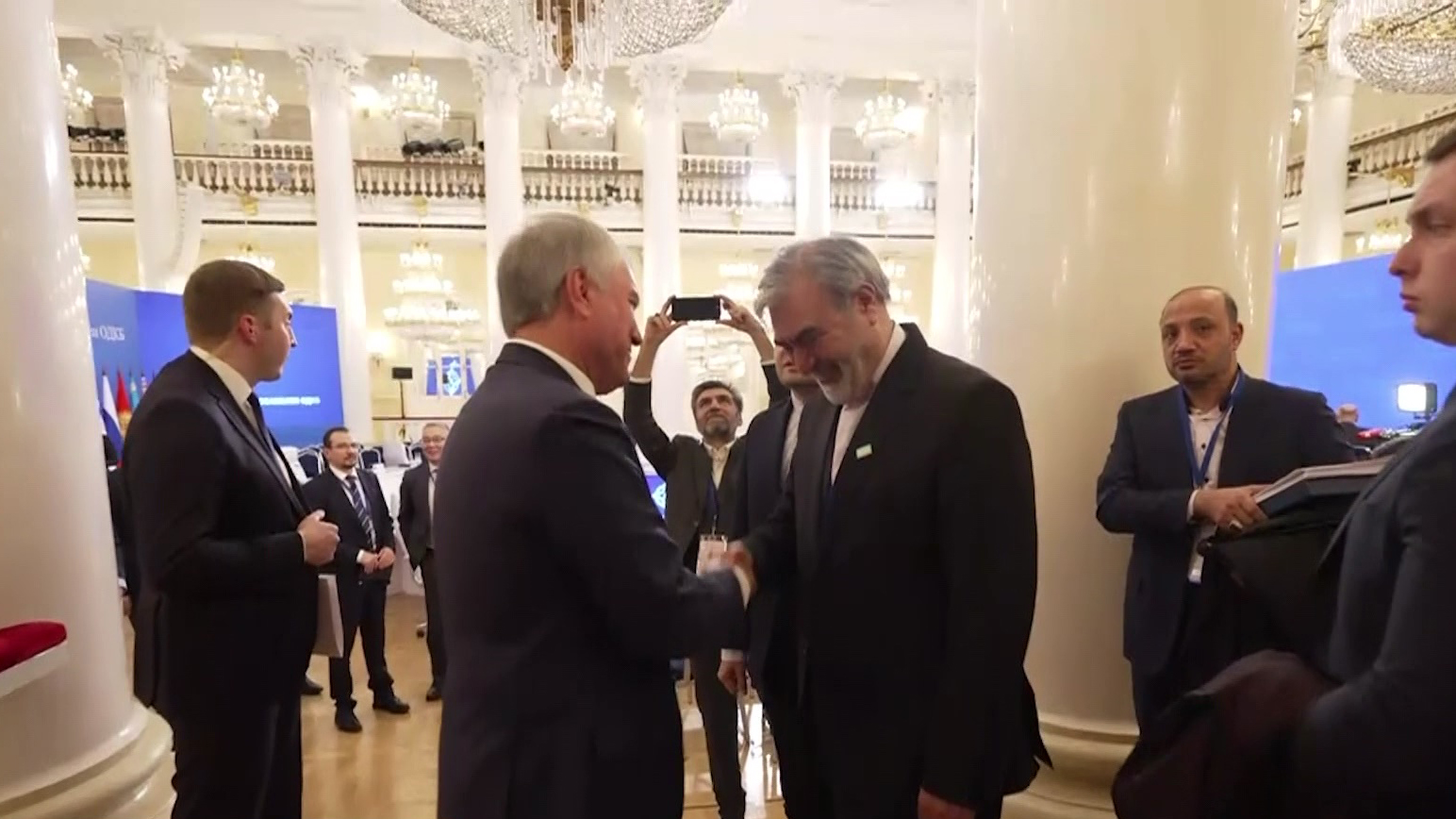 Депутат Азизи отметил возросшую роль парламентов как выразителей воли народа