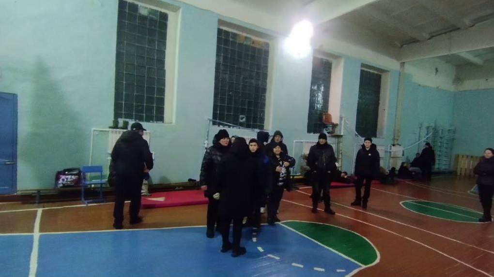 Саратовские спасатели эвакуировали 35 человек из застрявших на трассе машин