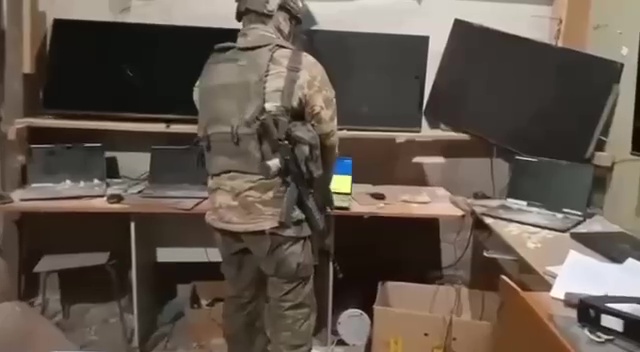 Украинские военные бросили ноутбук и документы в Гуляйполе