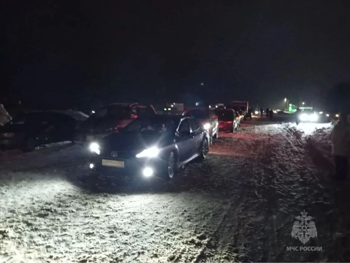 Людей из застрявших на трассе в Башкирии автомобилей эвакуируют в ПВР