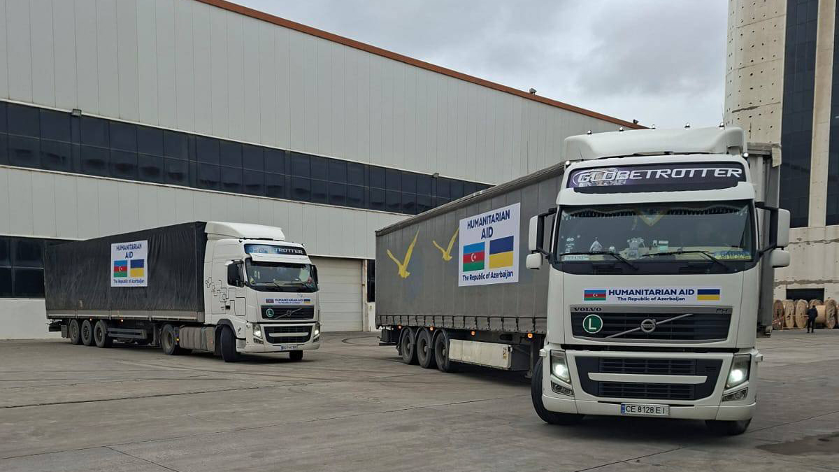 Азербайджан отправил на Украину электрооборудование