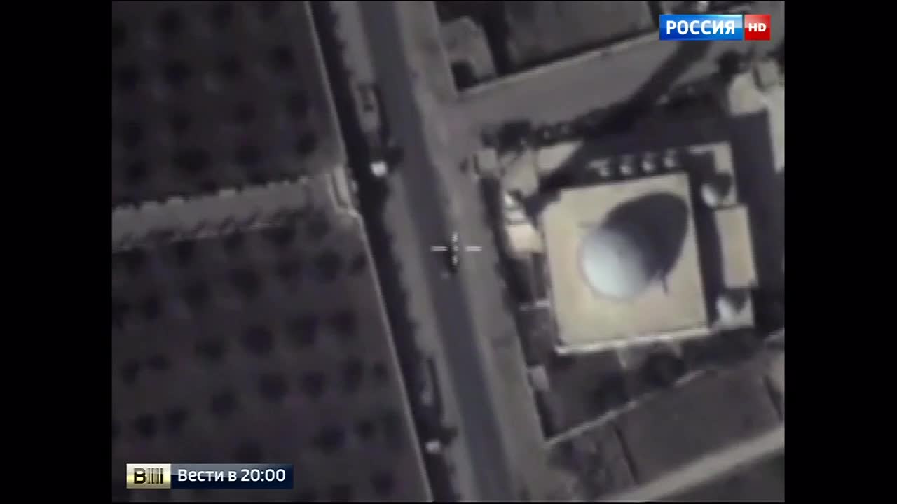 Террористы ИГИЛ укрывают технику около гражданских объектов. Видео Минобороны РФ