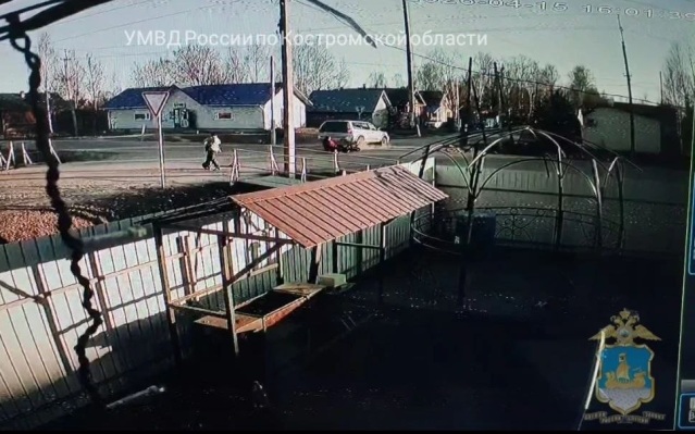 Инспекторы выясняют обстоятельства ДТП с ребенком в Костромской области