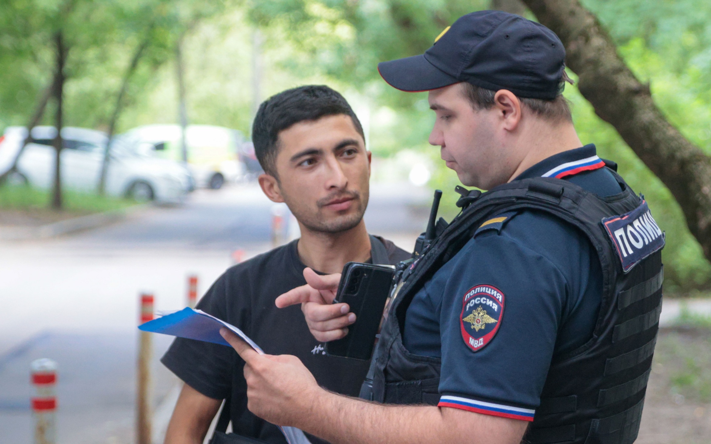 Власти Коми запретили привлекать мигрантов в сферу образования и торговлю